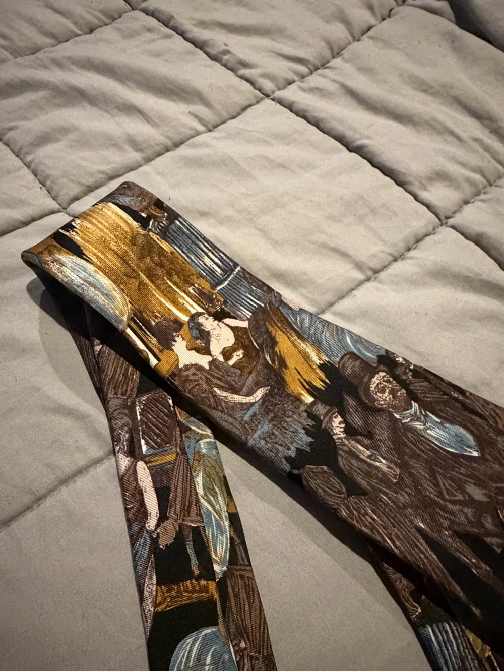 Men's Artistic Patterned Tie in Brown and Gold
